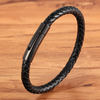 Men’s Braided Leather Bracelet with Magnetic Clasp | Gionetto